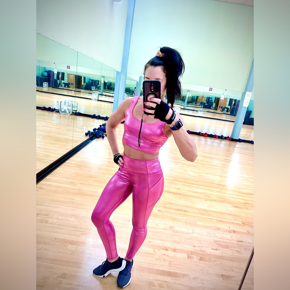 Fabletics Set: Hot Pink Metallic Crop  (small) + Leggings (medium)